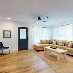 Wards Family Cottages - Master