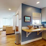 Wards Family Cottages - Master