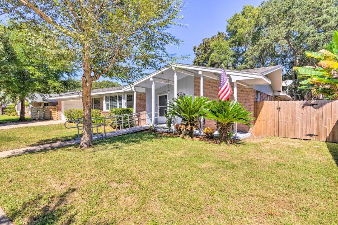 Family With Private Pool And Fenced Yard! Holiday home *