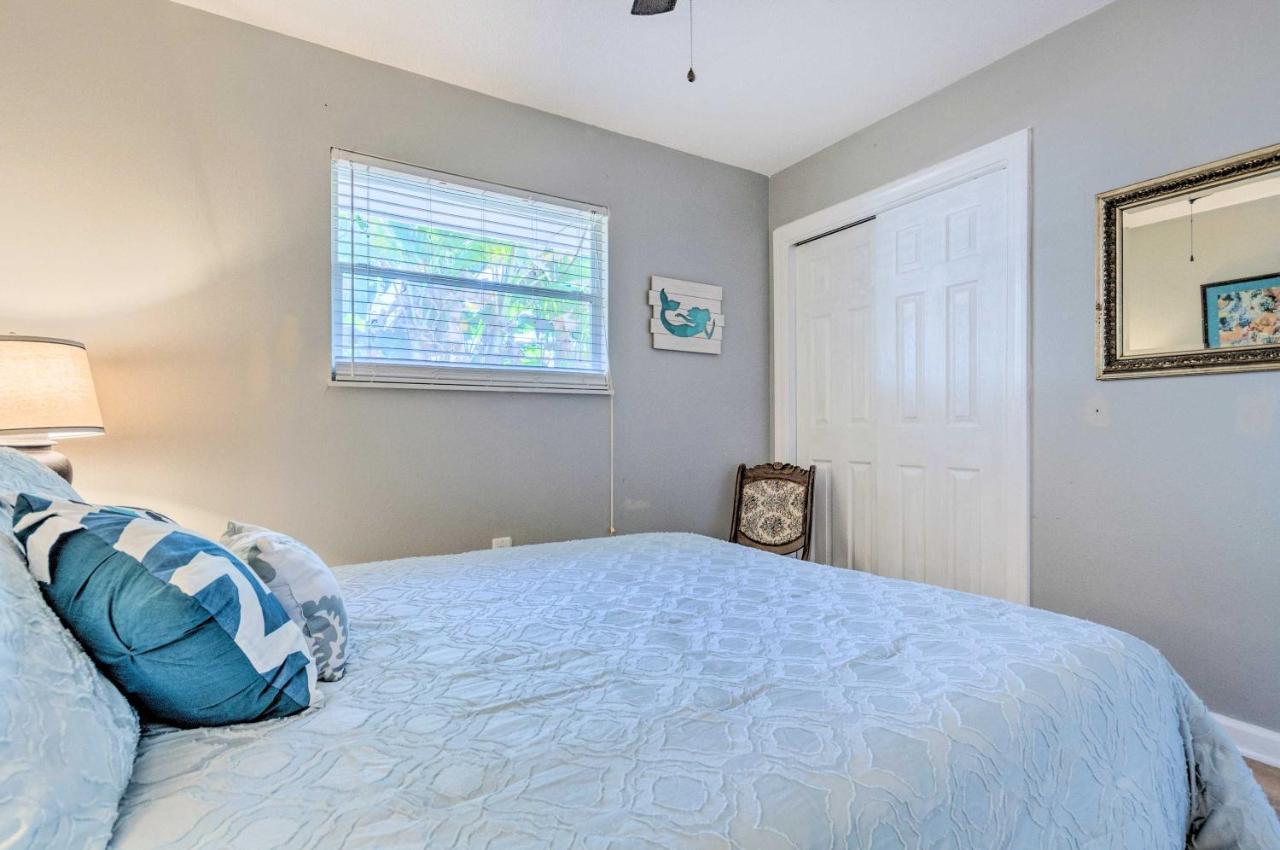 Family With Private Pool And Fenced Yard!