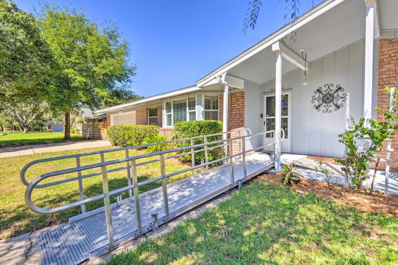 Family With Private Pool And Fenced Yard! Holiday home *