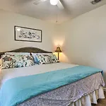 Fort Walton Beach Condo Walk To Local Beach!