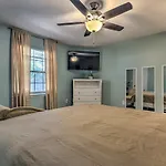 Stellar Fort Walton Retreat About 2 Mi To Beach!