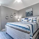Fantastic 2 Bedroom Premium Waterscape A513 The Octopus Garden