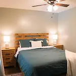 Cozy Coastal Haven-Private Pool & Outdoor Kitchen