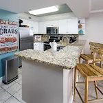 Pelican Isle 116