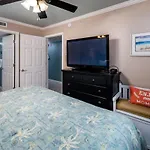 Pelican Isle 116
