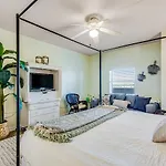 Pelican Isle 606
