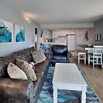 Aqua Villa 101