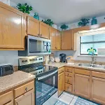 Fort Walton Beach Cottage With Patio And Hot Tub!