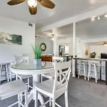 Fort Walton Home With Shared Pool - 2 Mi To Beach!