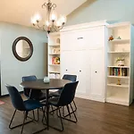 Cozy Coastal Haven-Private Pool & Outdoor Kitchen