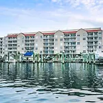 Palm Court Yacht Club