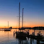 Palm Court Yacht Club