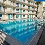 Beachfront Aqua Villa 403! Free Activities Included!