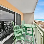 Pelican Isle 408