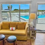 Cozy Studio Beachfront Condo - Romantic Getaway!