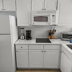 Cozy Studio Beachfront Condo - Romantic Getaway!