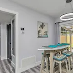 Memorial House - Ping Pong, Grill, Arcade, Beach!