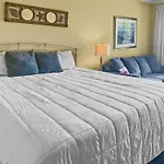 Pb A115 -Cozy Poolside - Close To Beach And Attractions!
