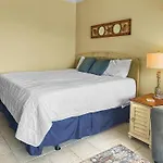 Pb A115 -Cozy Poolside - Close To Beach And Attractions!