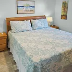 Smp 503 - Updated Beachfront - Free Beach Service!