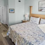 Smp 503 - Updated Beachfront - Free Beach Service!