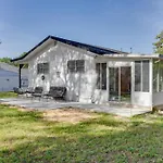 Sunny Fort Walton Beach Vacation Rental With Yard!