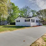 Sunny Fort Walton Beach Vacation Rental With Yard!