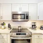 Pelican Isle 118