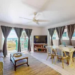 Pelican Isle 118