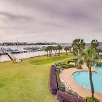 Pirates Bay B206