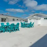 Beachfront Stay With Pool Access Bluefish 7