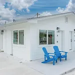 Beachfront Stay With Pool Access Bluefish 4