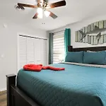 Ocean - 5 Bedroom Retreat With Pickleball, Arcade, Grill & Beach Access!