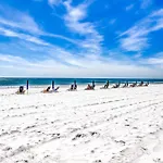 Pelican Isle 204 Gulf Clap
