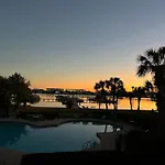 Cozy Waterfront Condo - Pb B215