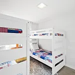 Little Beach House, Single Family Home, Sleeps 8, Free Activities Included!