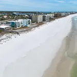 Coconut Beach House B