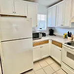 Island Wind 301 - Coral Cove