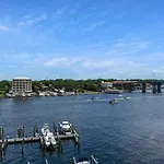 Palm Court Yacht Club 604 Sound View & Beach Access