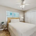 Pelican Isle 418