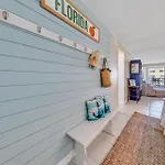 El Matador 453 By Alicia Hollis Rentals Open Updated Condo