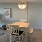 El Matador 245 By Alicia Hollis Rentals Open Now