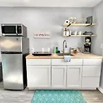 Sunset Dream 1 Bedroom Unit Minutes From The Beach
