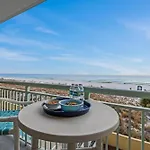 Pelican Isle 218