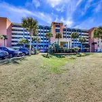 Pelican Isle 315