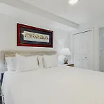 Pelican Isle 102