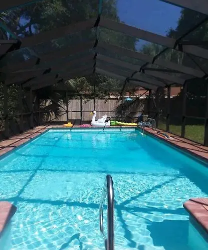 A Touch Of Madagascar In Fort Walton Beach With Heating Pool