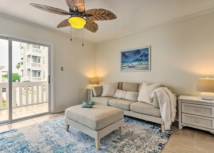 Fort Walton Beach Condo Walk To Local Beach!